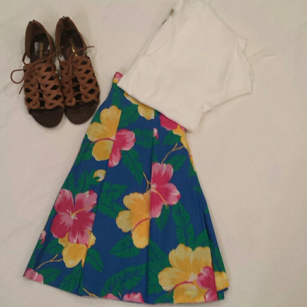 Talbot Multi colored floral skort size 12